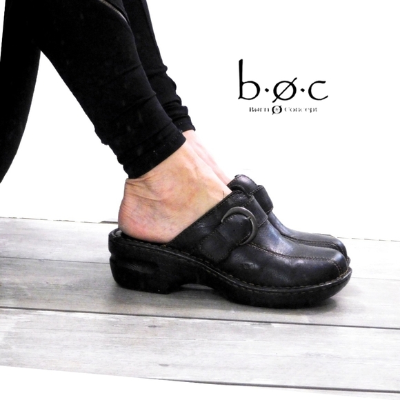 b.o.c. Shoes - NWOT- B.O.C. WMNS SZ 9 GENUINE LEATHER BUCKL CLOGS